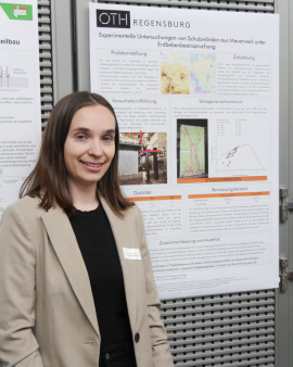 1. Preis:  Franziska Amberger - Masterarbeit „Experimentelle Untersuchungen von Schubwänden aus Mauerwerk unter Erdbebenbeanspruchung“