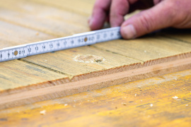 Vorgefertigt: PERI lieferte die 3S-Schalungsplatten bereits exakt vorgefräst, mit Dreiecksnuten im regelmäßigen 10-cm-Abstand, auf die Baustelle. (Foto: PERI Deutschland)